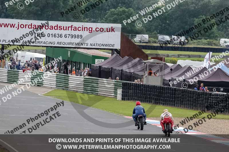 Vintage motorcycle club;eventdigitalimages;mallory park;mallory park trackday photographs;no limits trackdays;peter wileman photography;trackday digital images;trackday photos;vmcc festival 1000 bikes photographs